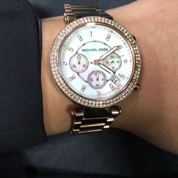 Michael Kors Rose Gold Watch - Picture 1 of 5